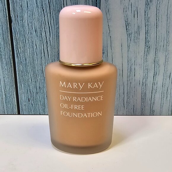 Mary Kay Day Radiance Oil-Free Foundation Rosepetal Ivory #6344 - NIB - OldStock - Picture 2 of 7